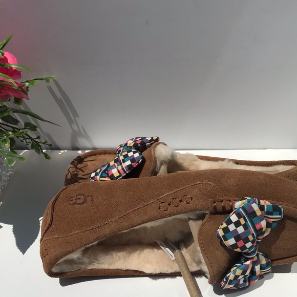 UGG Ansley Checker Bow - Picture 8 of 8